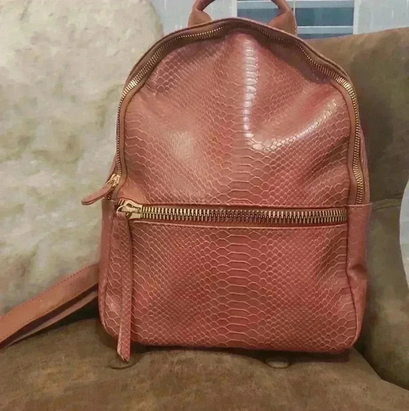 LD Backpack - Picture 2 of 6